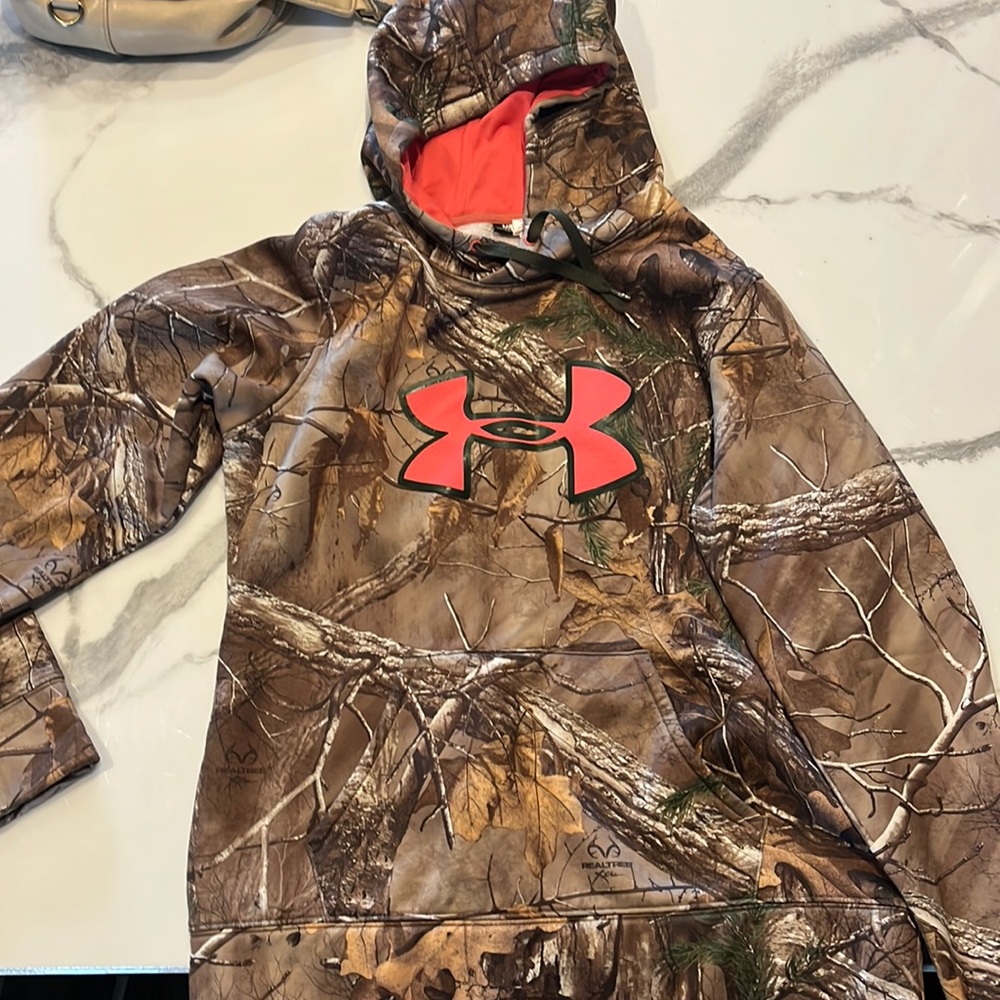 Women’s Camo Under Armour Sweatshirt